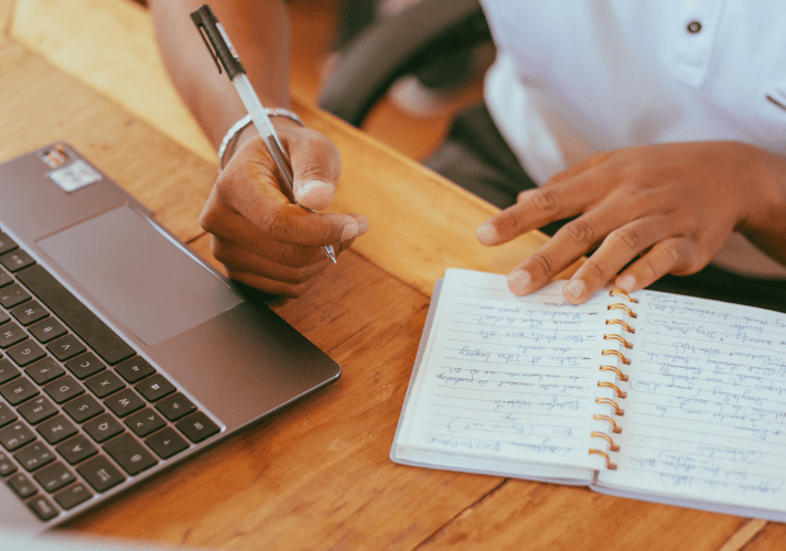 Création de contenu digital à partir d'un brief